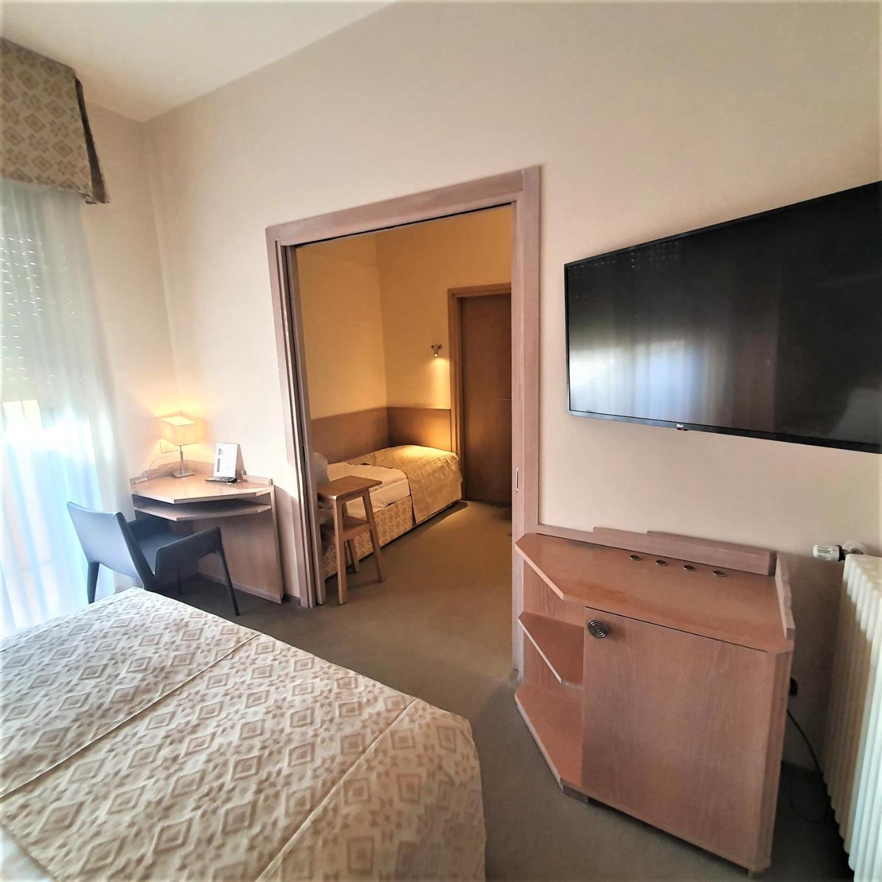 Hotel Europa Lignano Sabbiadoro Esterno foto